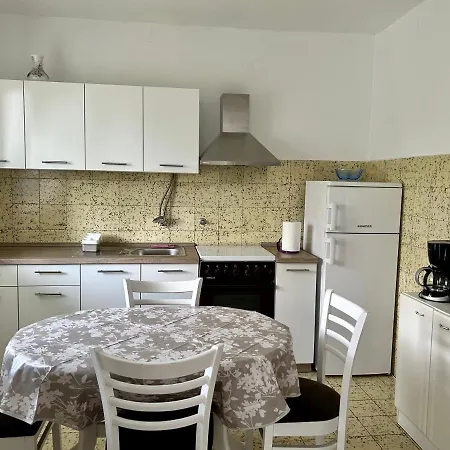Roseal Apartamento Povljana